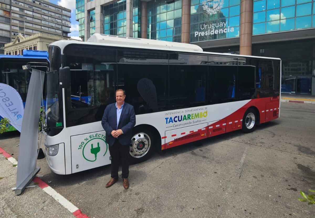 Tacuarembó incorporó tres omnibus eléctricos y se destaca en materia de movilidad