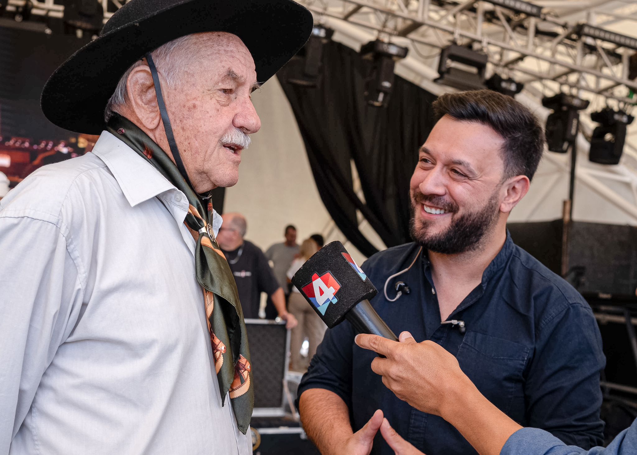 Artistas ponen el broche de oro a cada noche en el escenario de la Patria Gaucha