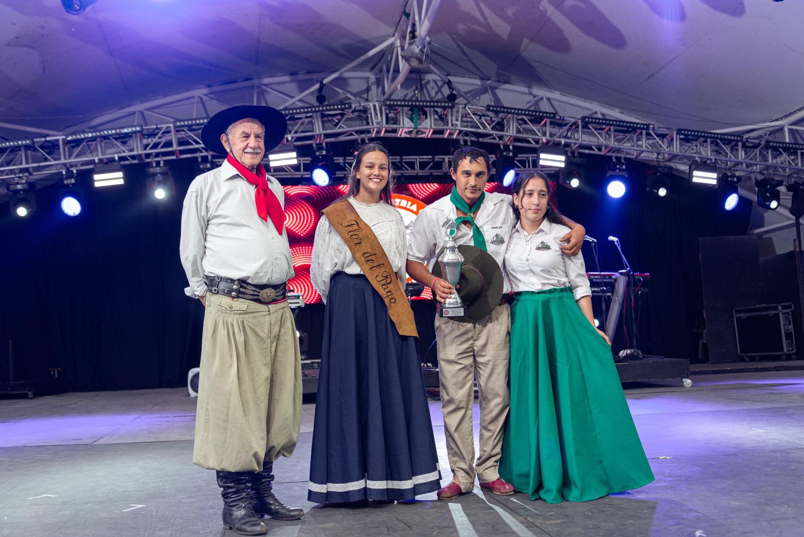 Se entregaron los premios a Sociedades Visitantes y del Concurso de Vidrieras