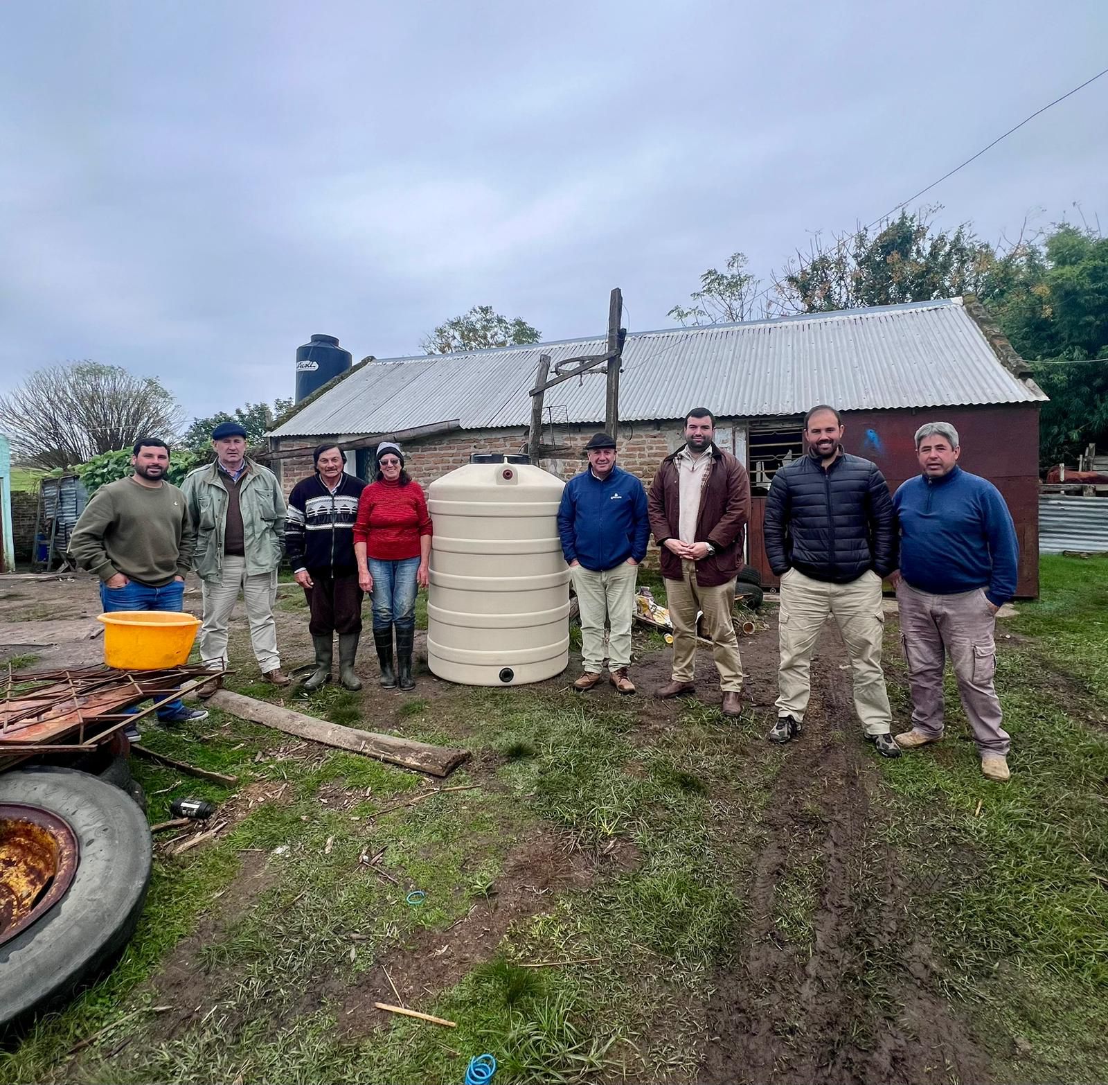 Mejora el acceso al agua potable de vecinos de Los Rosas en Caraguatá gracias a la gestión de la IDT