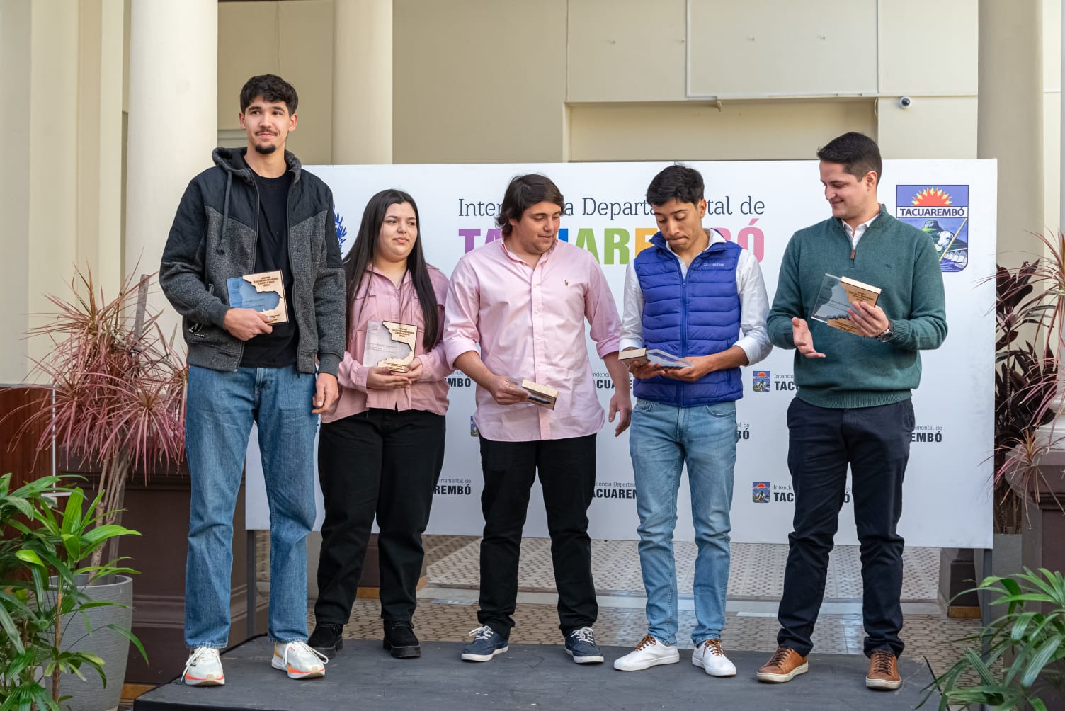 Intendente Wilson Ezquerra comparó a los jóvenes tacuaremboenses destacados con Carlos Gardel