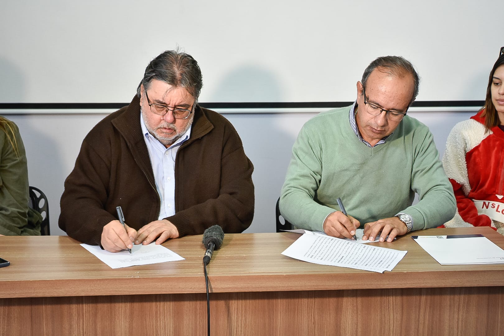 Intendencia de Tacuarembó firmó el contrato para iniciar la construcción de la Terminal de Ómnibus de Villa Ansina