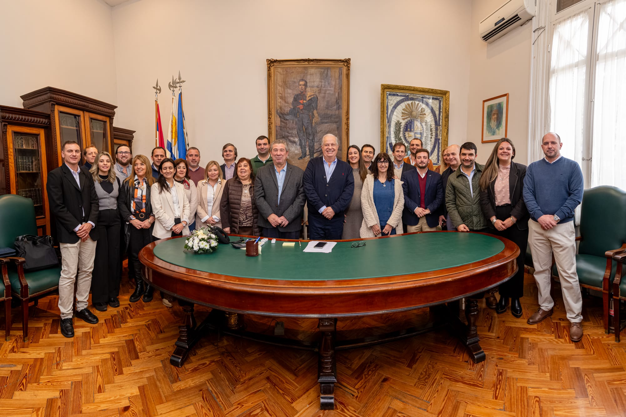 Wilson Ezquerra presentó su equipo de gobierno para los próximos cinco años