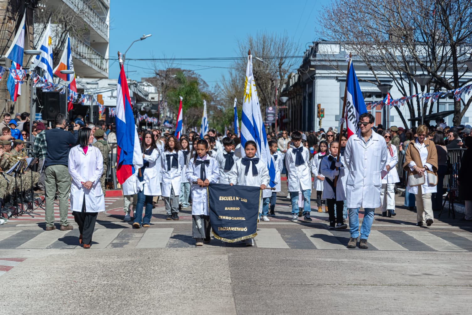 Multitudinario acto por el Bicentenario de la Declaratoria de la Independencia en Tacuarembó