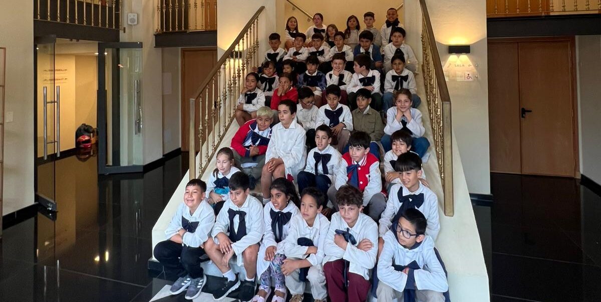 La magia de «Becho» deslumbró a cientos de niños en el Teatro Escayola de Tacuarembó