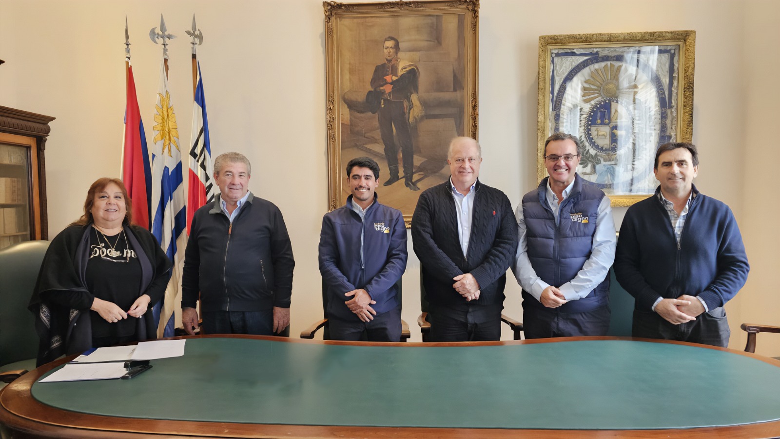 Fundación Piso Digno firmó convenio con la intendencia para ayudar a familias que viven en viviendas con pisos de tierra
