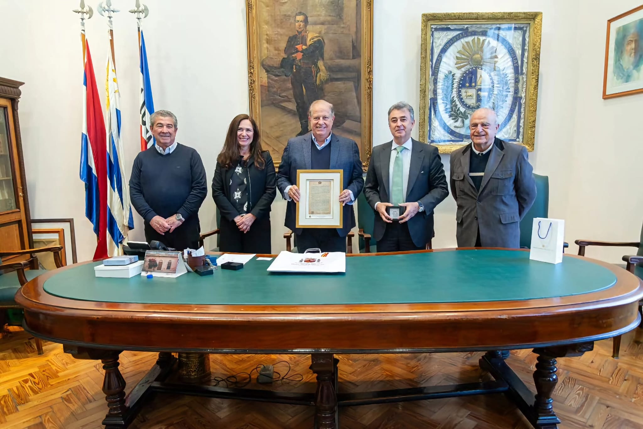 El intendente Wilson Ezquerra recibió al cónsul de España