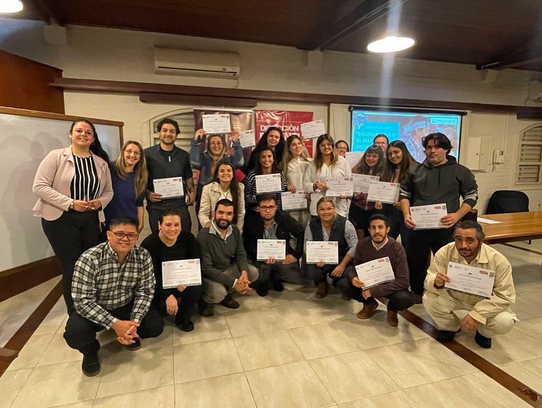 La Intendencia capacitó a 30 jóvenes emprendedores en Marketing Digital con el apoyo del INJU – MIDES